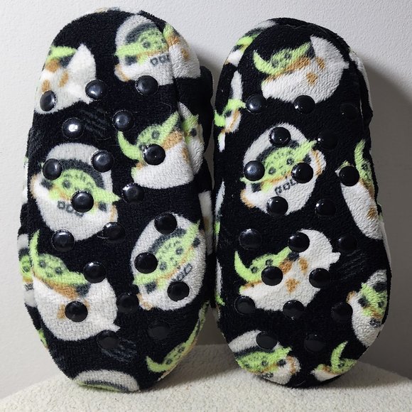 Disney Star Wars Grogu Baby Yoda Fuzzy Babba Slipper Socks. - Picture 3 of 7